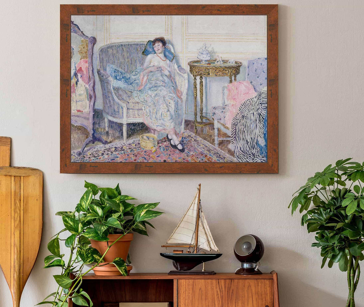 In The Boudoir by Frederick Carl Frieseke